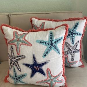 Pair of gorgeous starfish beaded beach pillows 2 for $30